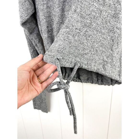 Cloth and Stone Cotton Elastic Tie Drawstring Bottom V Neck Long Sleeve Tee Size - Picture 3 of 8